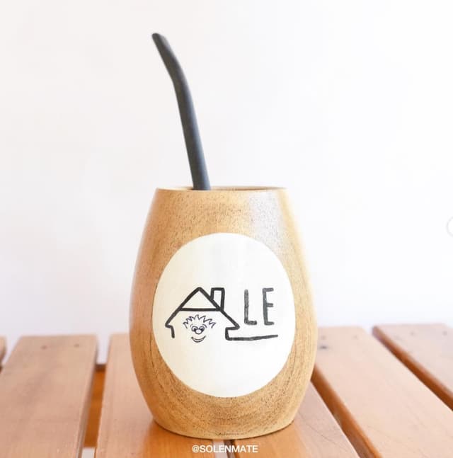 Mate personalizado artesanal - mate empresarial personalizado con logo corporativo pintado a mano - Diseño único pintado a mano mate empresarial personalizado con logo corporativo pintado a mano